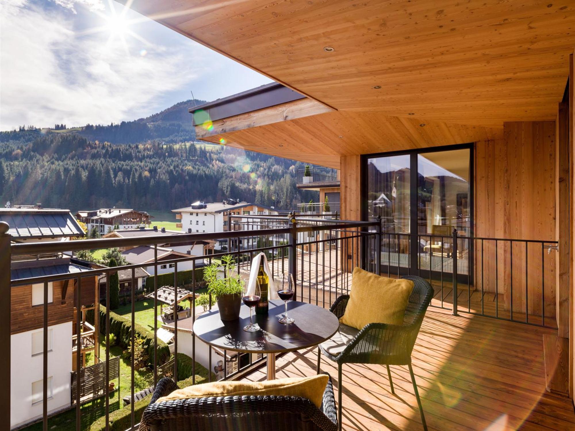 Hotel Zentral ****superior Kirchberg in Tirol Esterno foto